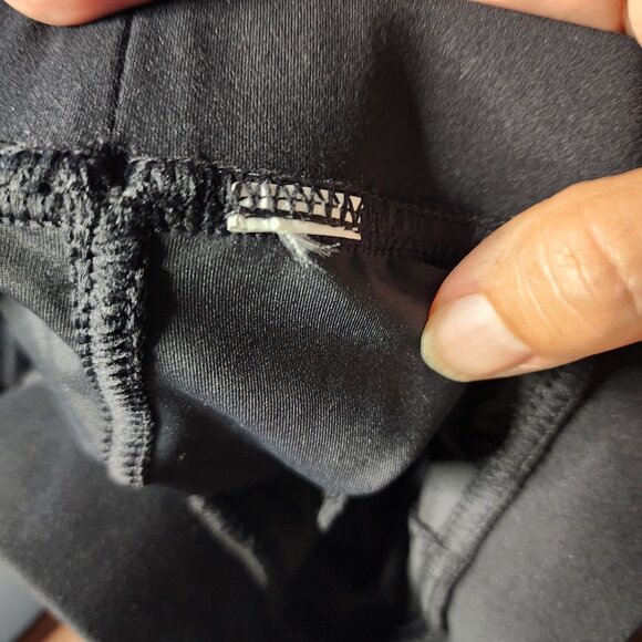 HALARA Flex Pleated Straight Leg Stretch Fit Black Work Pants MP NWT - Picture 9 of 9